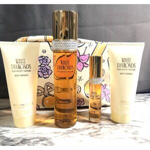 5PC WHITE DIAMOND PERFUME, BODY WASH, LOTION, TOILETTE &‎ BAG (2629)